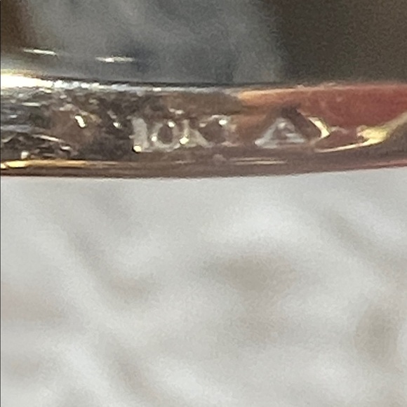 Elegant London Blue Gemstone Ring - Picture 5 of 8